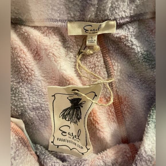 NEW Easel tie-dye wide leg, fleece lined lounge pants. Size small. Has POCKETS! - Picture 4 of 4